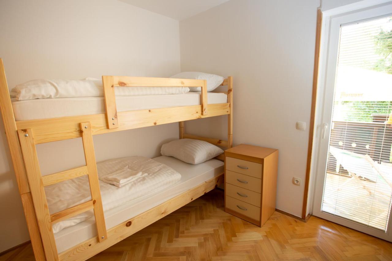 Hostel Lakebled Exterior photo